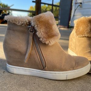 Faux fur Wedge Booties